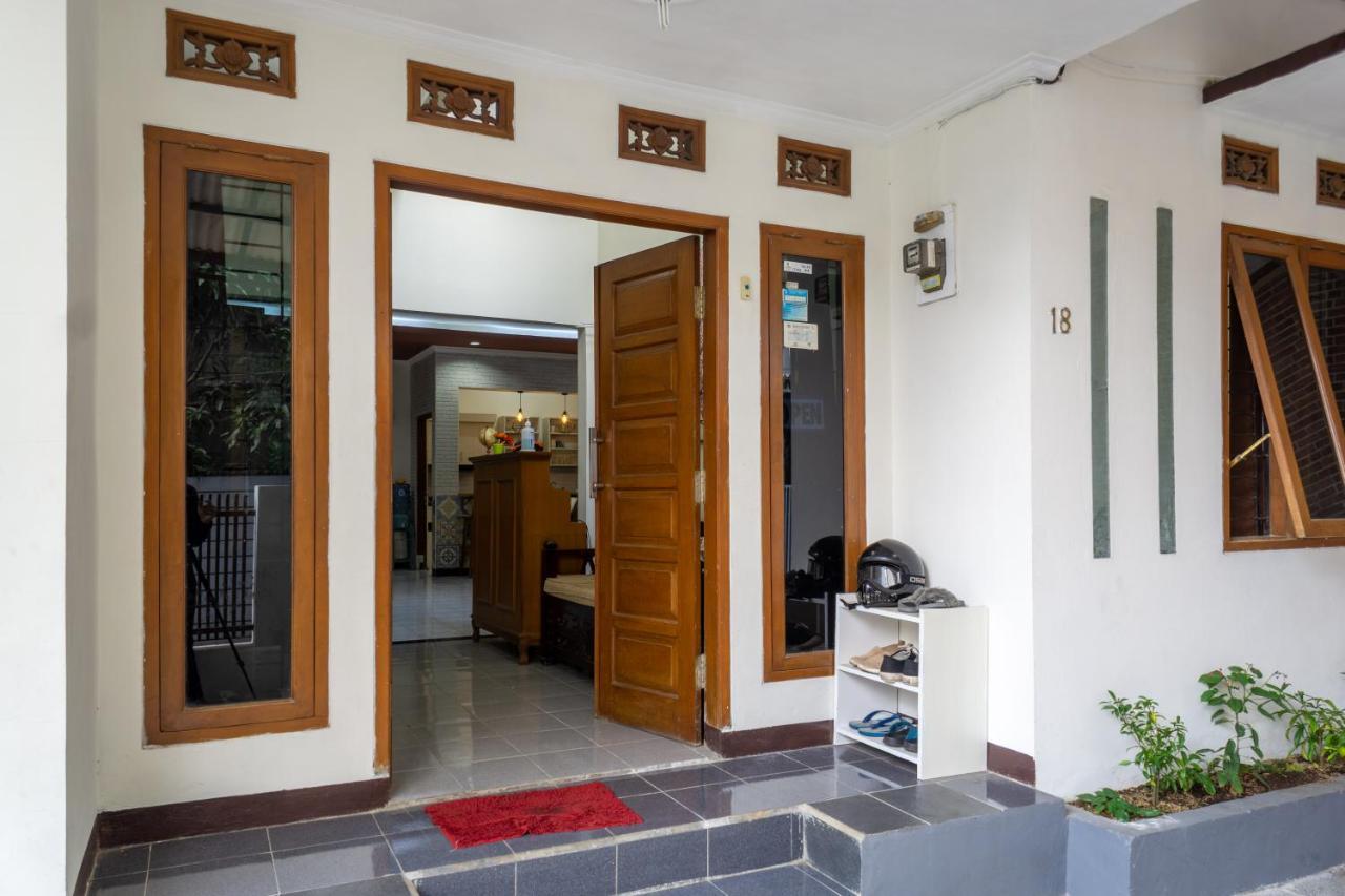 Hotel Zenrra House Bandung Exterior foto